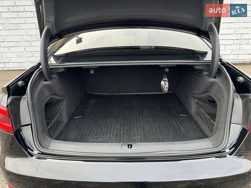 Седан Audi A4 2016 в Києві