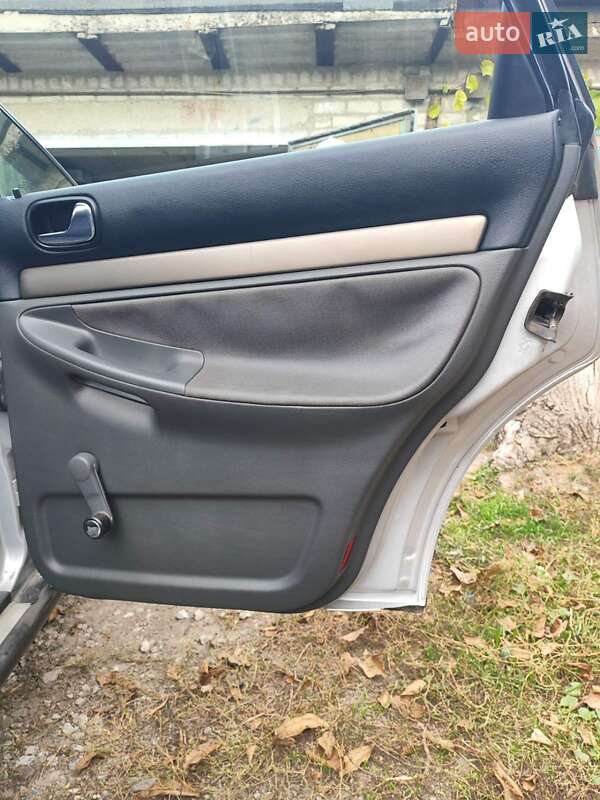 Седан Audi A4 1999 в Павлограді