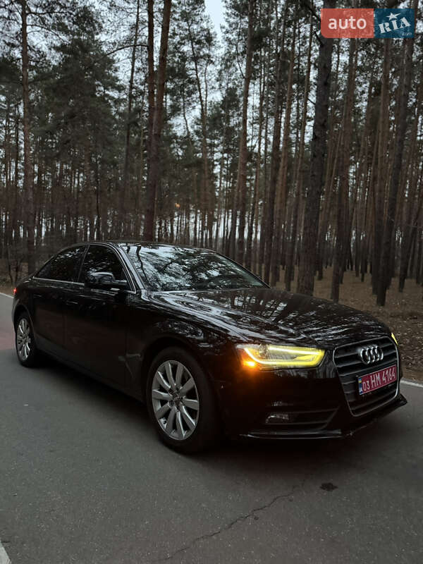 Седан Audi A4 2013 в Решетилівці
