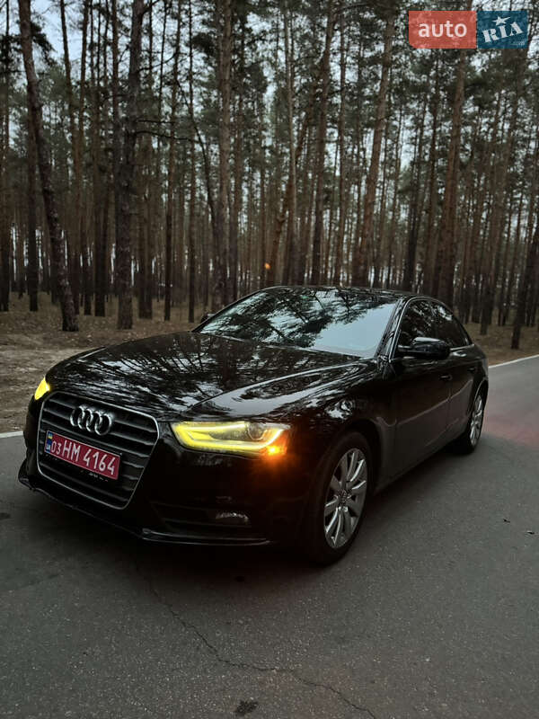 Седан Audi A4 2013 в Решетилівці