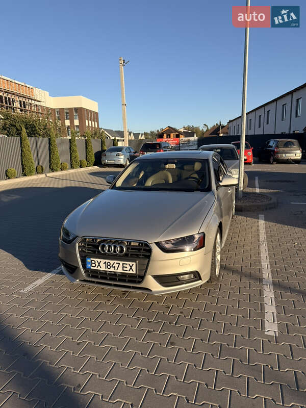 Седан Audi A4 2013 в Калиновке
