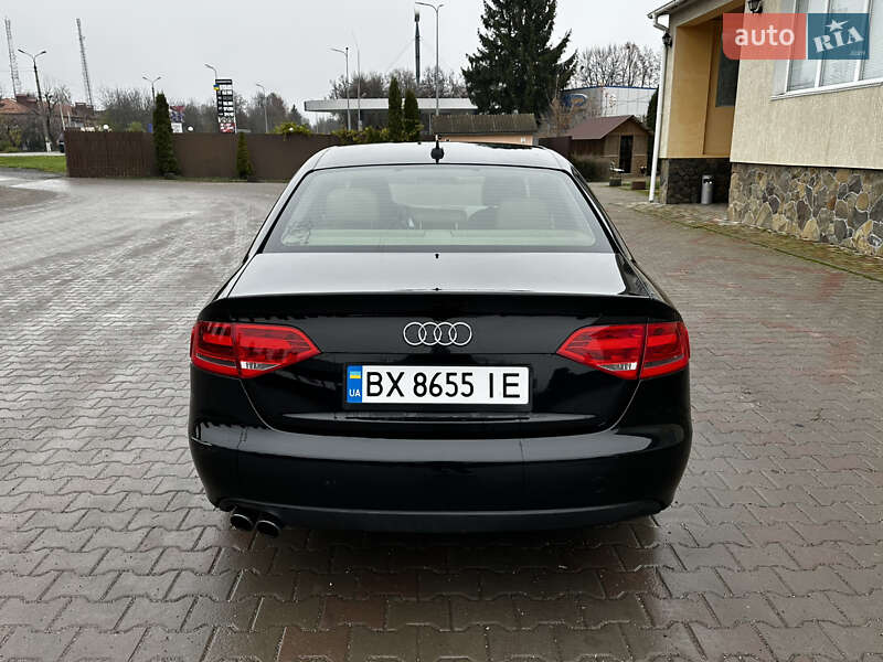 Седан Audi A4 2011 в Дунаївцях