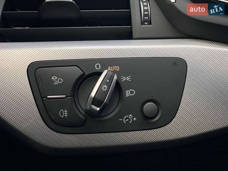 Универсал Audi A4 2018 в Киеве