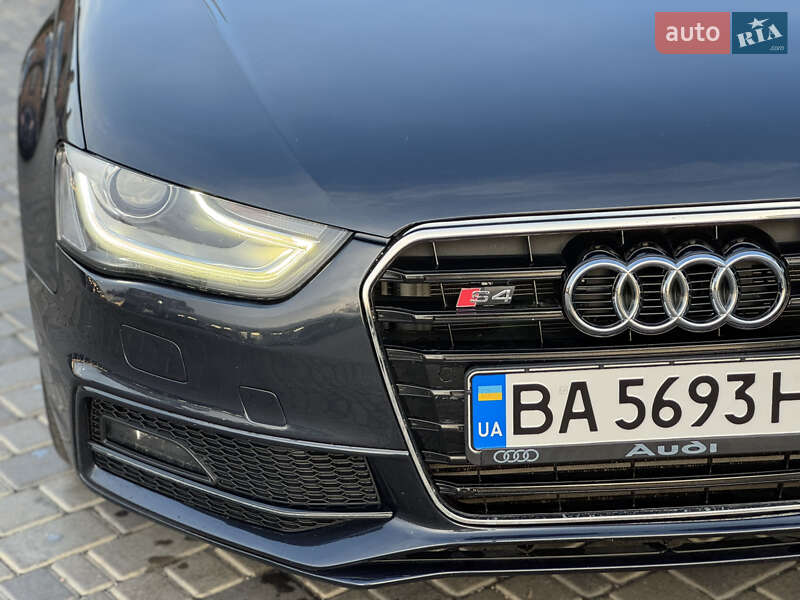 Седан Audi A4 2014 в Кропивницком