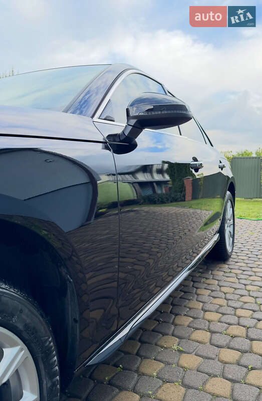 Седан Audi A4 2023 в Каменке-Бугской
