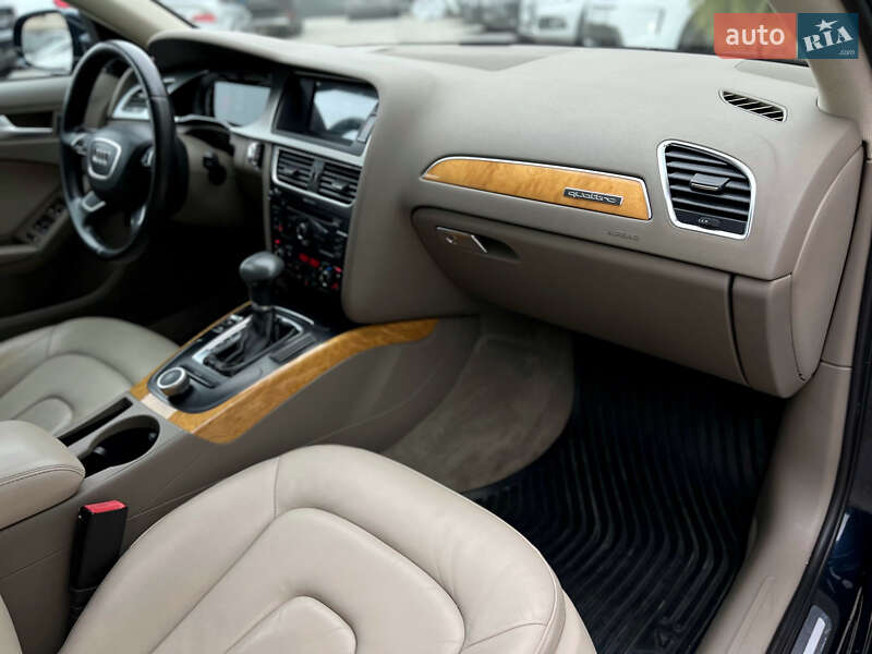 Седан Audi A4 2010 в Одессе