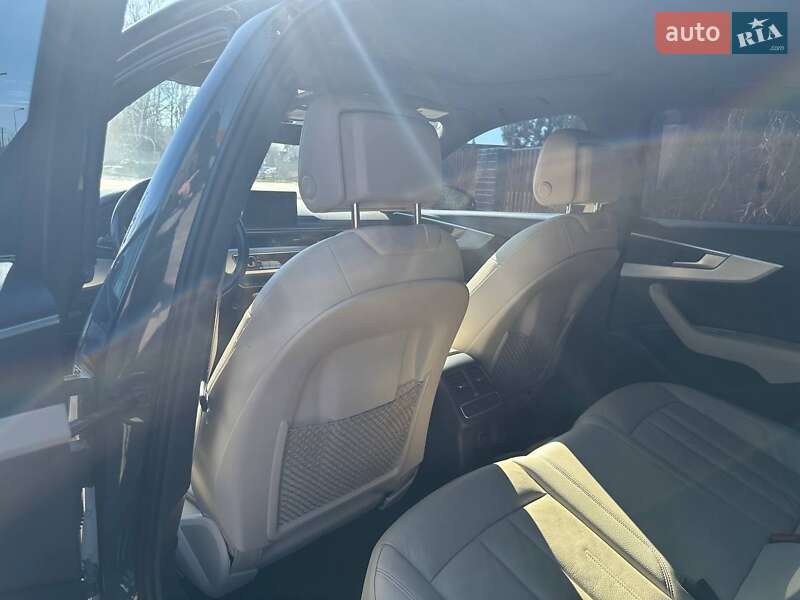 Седан Audi A4 2016 в Львове