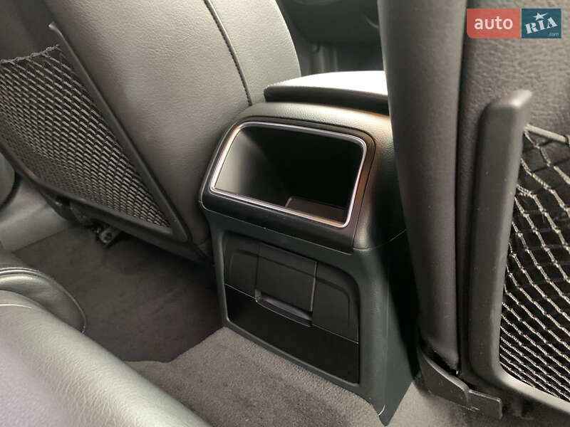 Седан Audi A4 2013 в Коростене