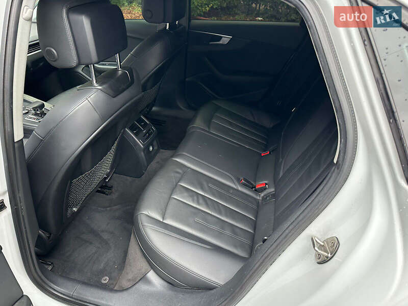 Седан Audi A4 2018 в Києві