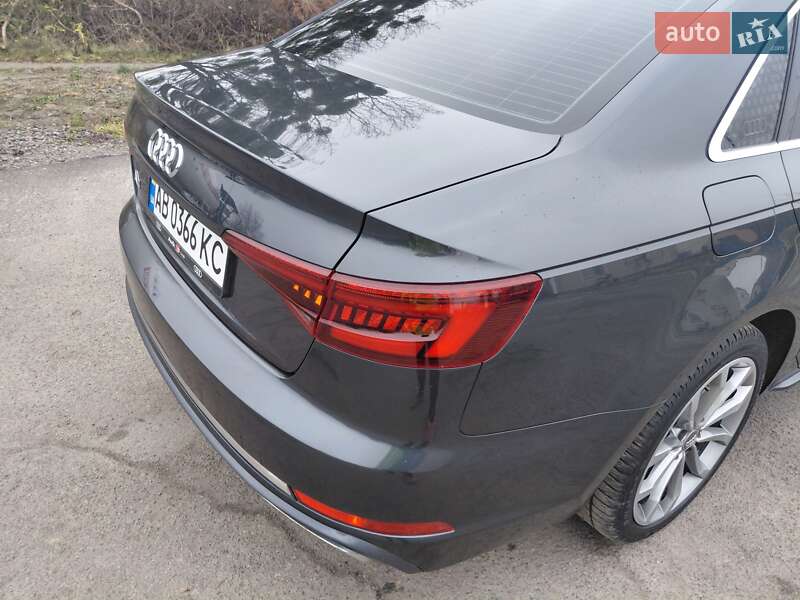 Седан Audi A4 2019 в Шпикові