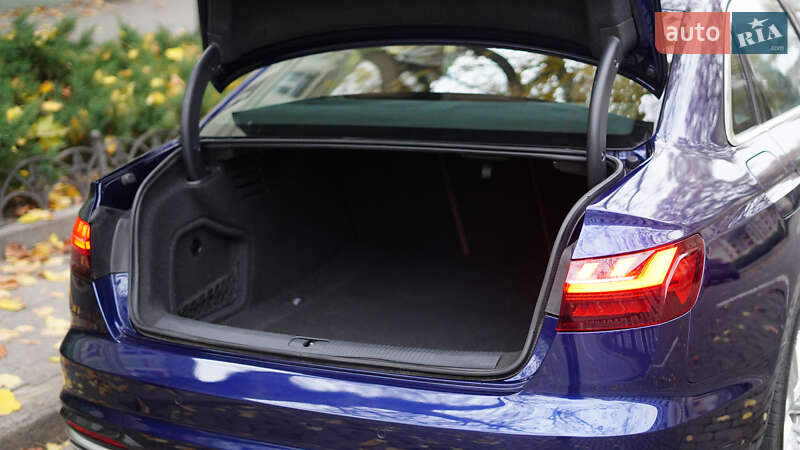 Седан Audi A4 2020 в Одессе