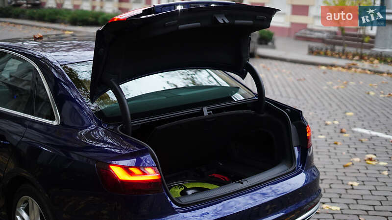 Седан Audi A4 2020 в Одессе