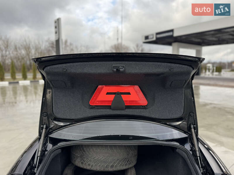 Седан Audi A4 2005 в Звягеле