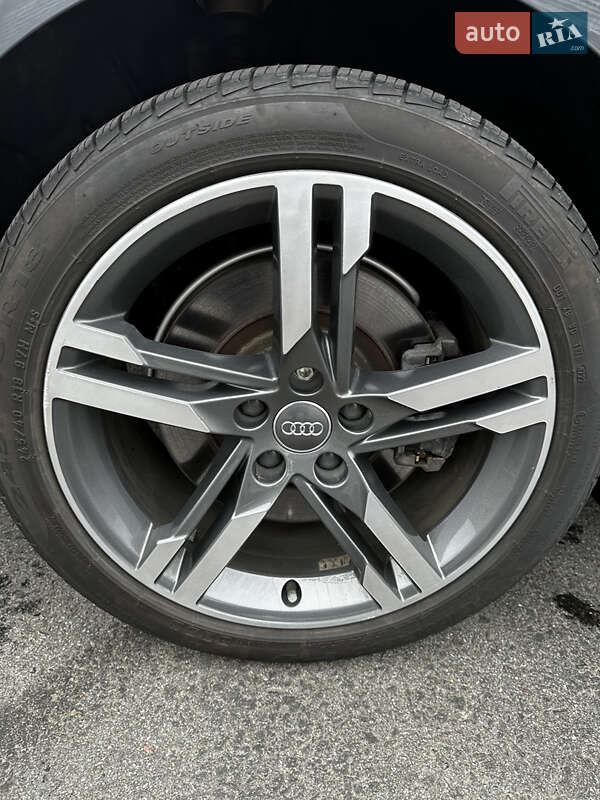 Седан Audi A4 2016 в Львове