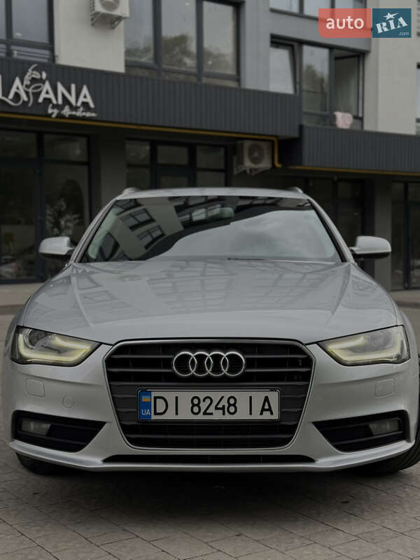 Универсал Audi A4 2012 в Новояворовске