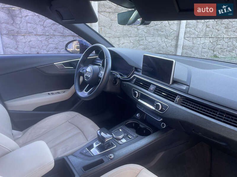 Седан Audi A4 2016 в Яворове
