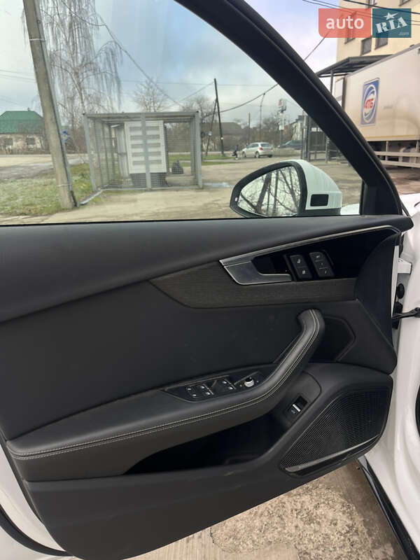 Седан Audi A4 2021 в Ивано-Франковске