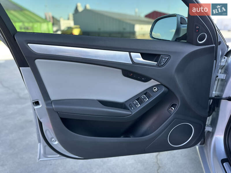 Седан Audi A4 2013 в Киеве