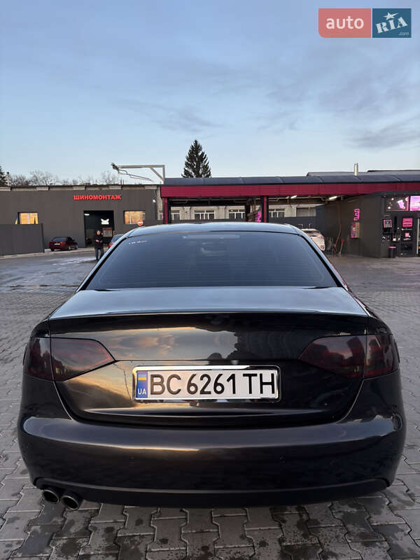 Седан Audi A4 2010 в Львові
