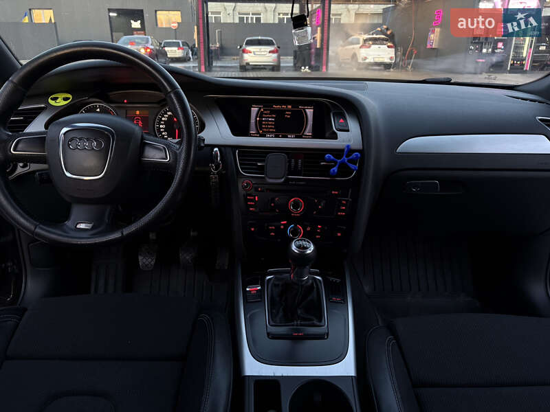 Седан Audi A4 2010 в Львові