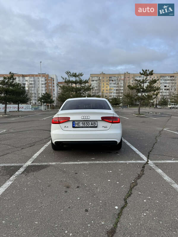 Седан Audi A4 2013 в Николаеве