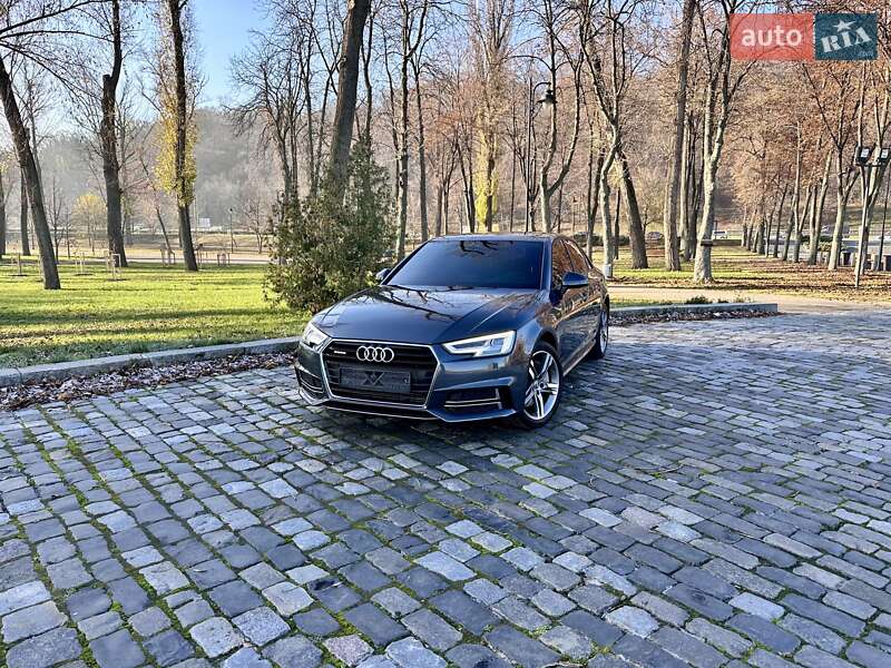 Седан Audi A4 2018 в Киеве