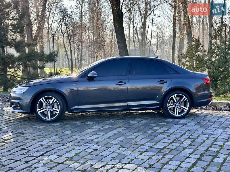 Седан Audi A4 2018 в Киеве