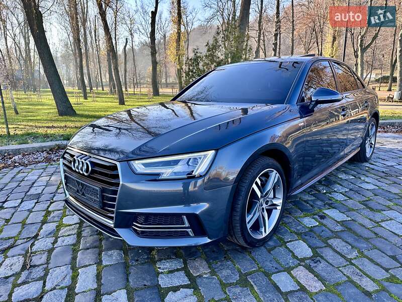 Седан Audi A4 2018 в Киеве