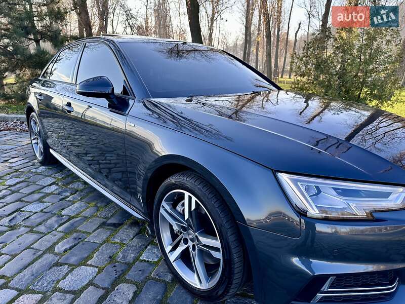 Седан Audi A4 2018 в Киеве