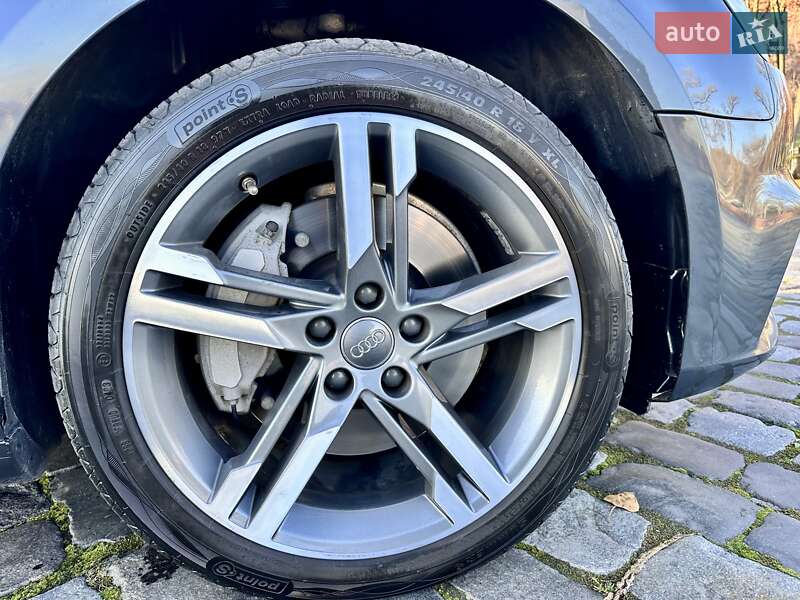 Седан Audi A4 2018 в Киеве
