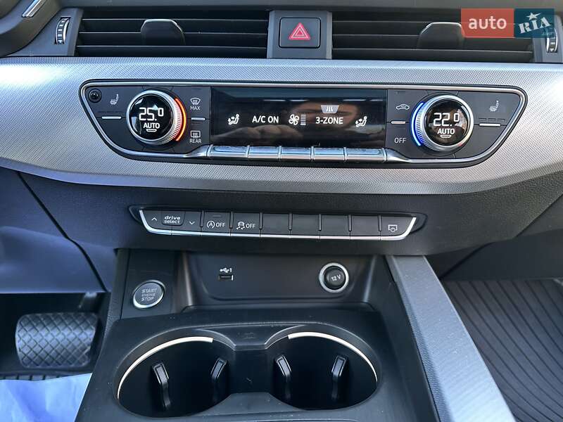 Седан Audi A4 2018 в Киеве