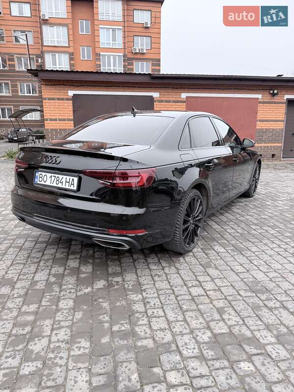 Седан Audi A4 2019 в Тернополе