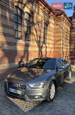 Седан Audi A4 2012 в Львове