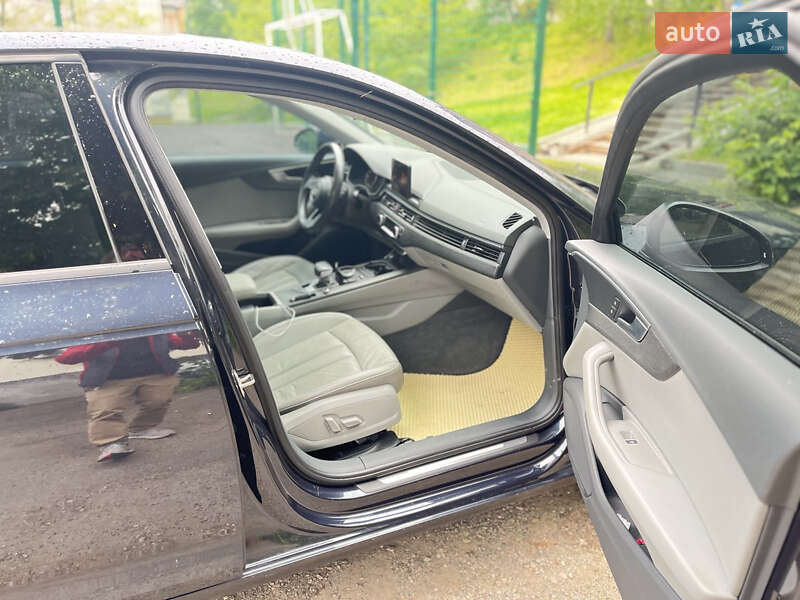Седан Audi A4 2016 в Киеве
