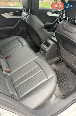Седан Audi A4 2016 в Киеве