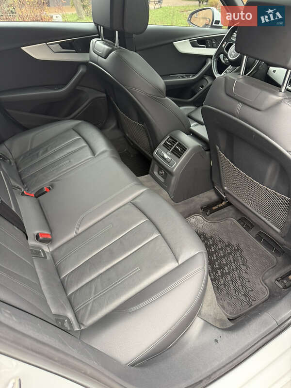 Седан Audi A4 2016 в Киеве