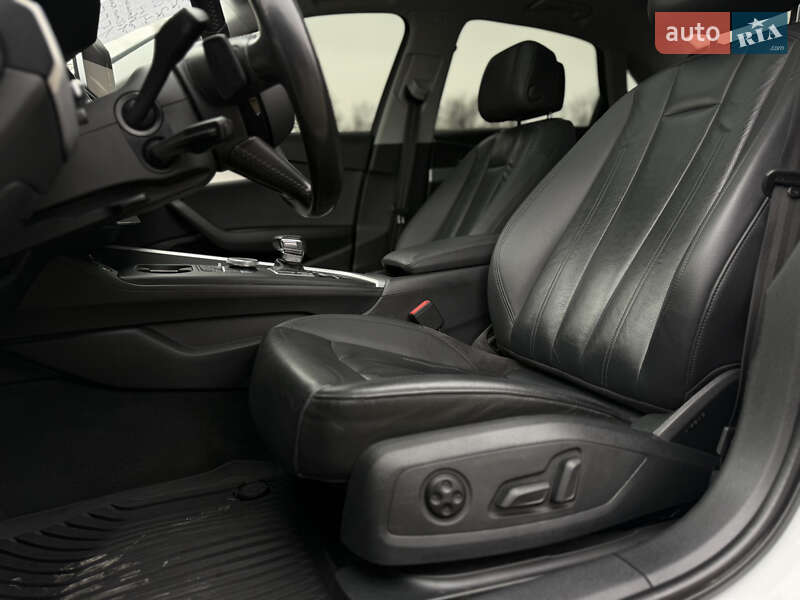 Седан Audi A4 2016 в Ивано-Франковске