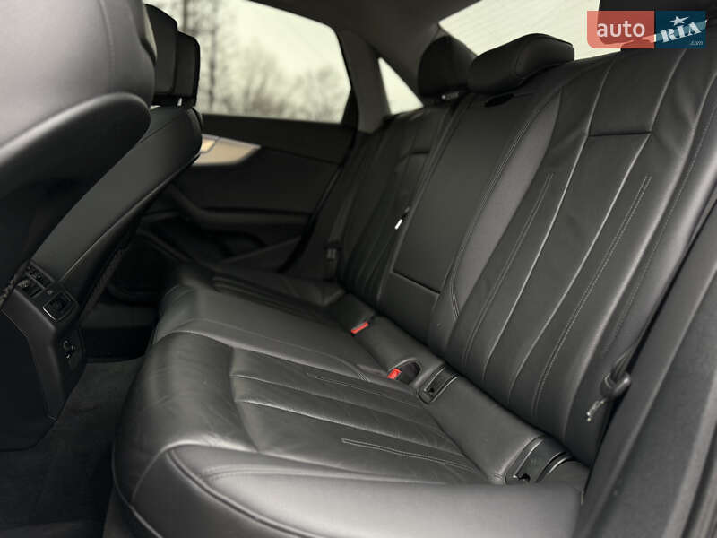 Седан Audi A4 2016 в Ивано-Франковске
