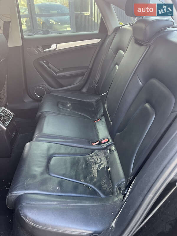 Седан Audi A4 2015 в Львові