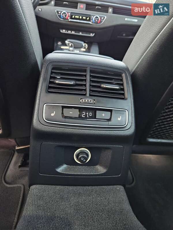 Седан Audi A4 2018 в Киеве