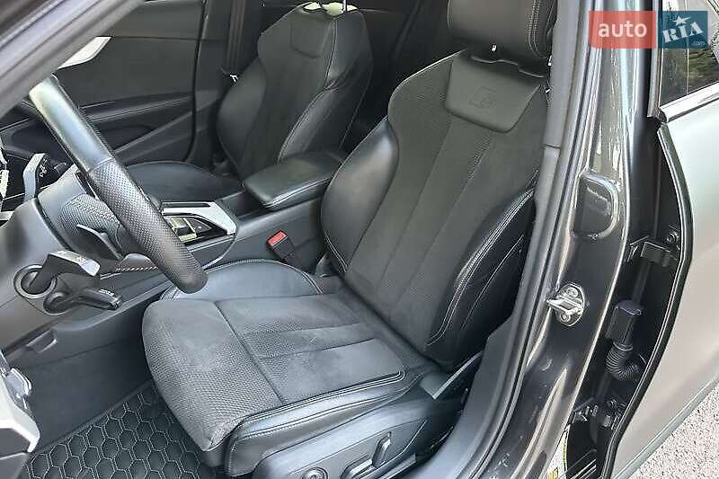 Седан Audi A4 2020 в Львове