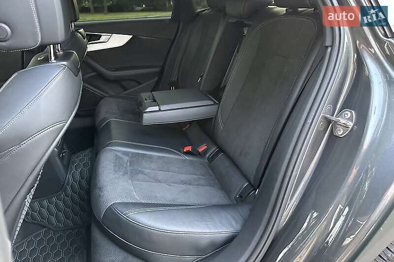 Седан Audi A4 2020 в Львове