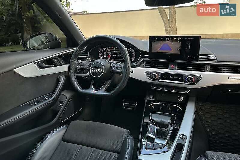 Седан Audi A4 2020 в Львове