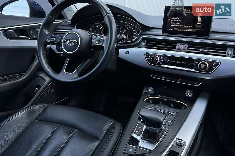 Седан Audi A4 2017 в Львове