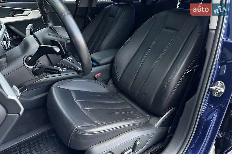Седан Audi A4 2017 в Львове