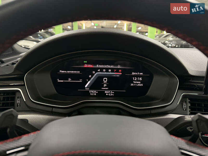 Седан Audi A4 2022 в Киеве