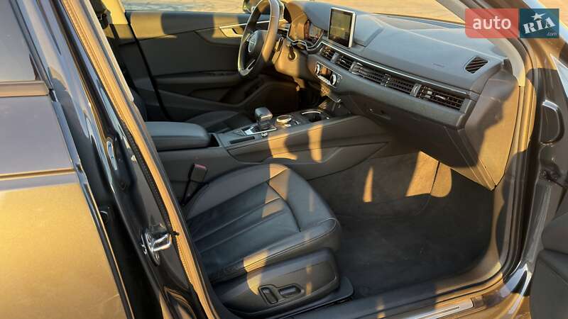 Седан Audi A4 2018 в Киеве