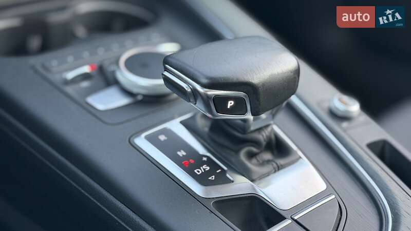 Седан Audi A4 2018 в Киеве