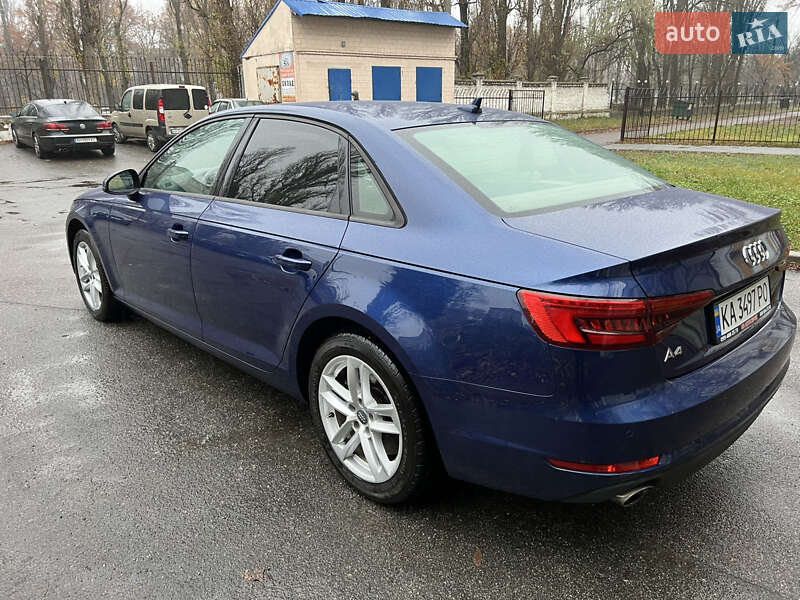 Седан Audi A4 2016 в Киеве
