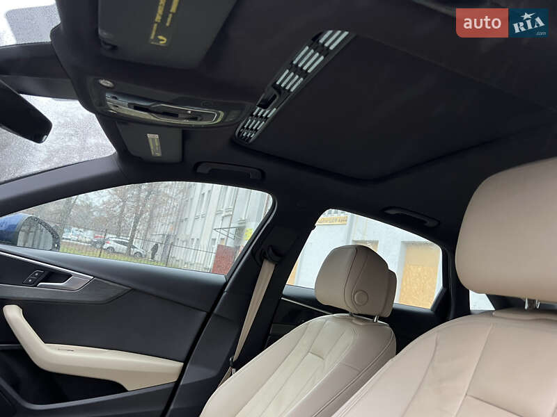 Седан Audi A4 2016 в Киеве